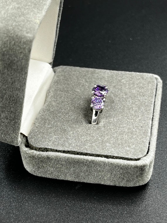 Vintage Cocktail Ring 3 Stone Purple Amethyst (?)… - image 5