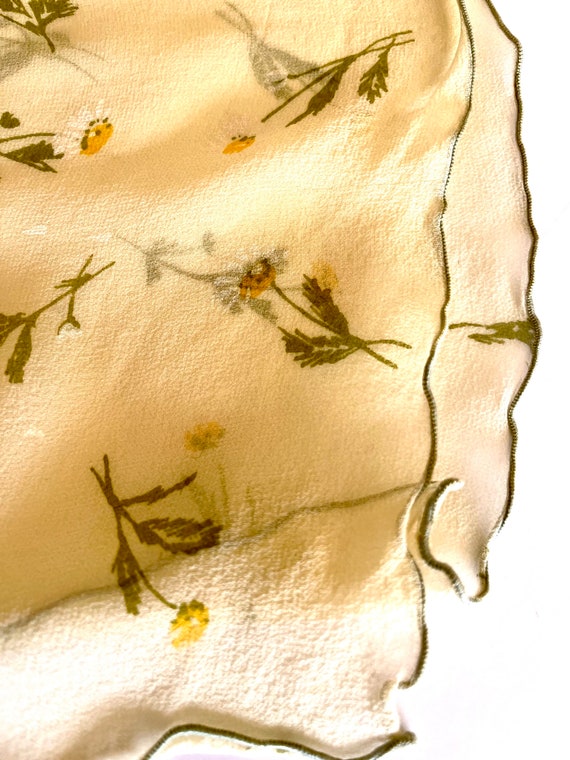 Vintage Sik Scarf Chiffon Daisies Pale Yellow Gre… - image 4