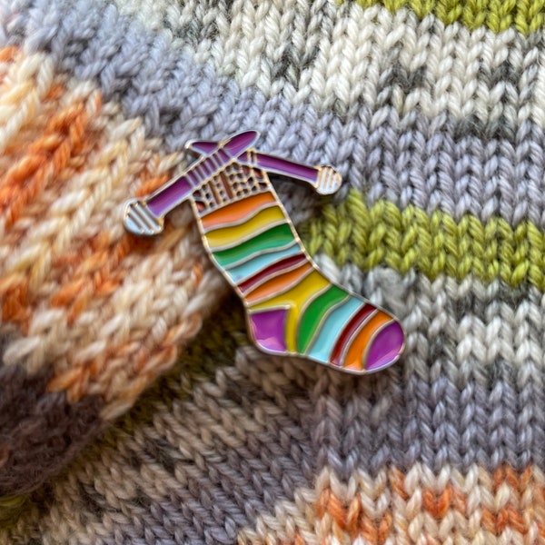 Sock Knitter Pin Badge, Knitting Gift for Sock Knitter, Mothers Day Gift, Knit and Knatter