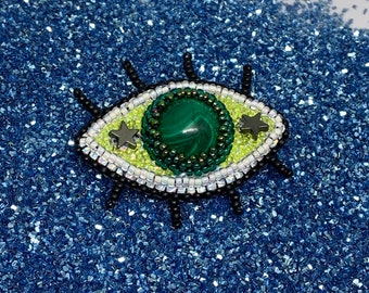 Malachite Third Eye Beaded Brooch | Beaded jewelry | Handmade | Art jewelry | Weird jewelry | Spooky pin | Witchy | Crystal | Eye chakra