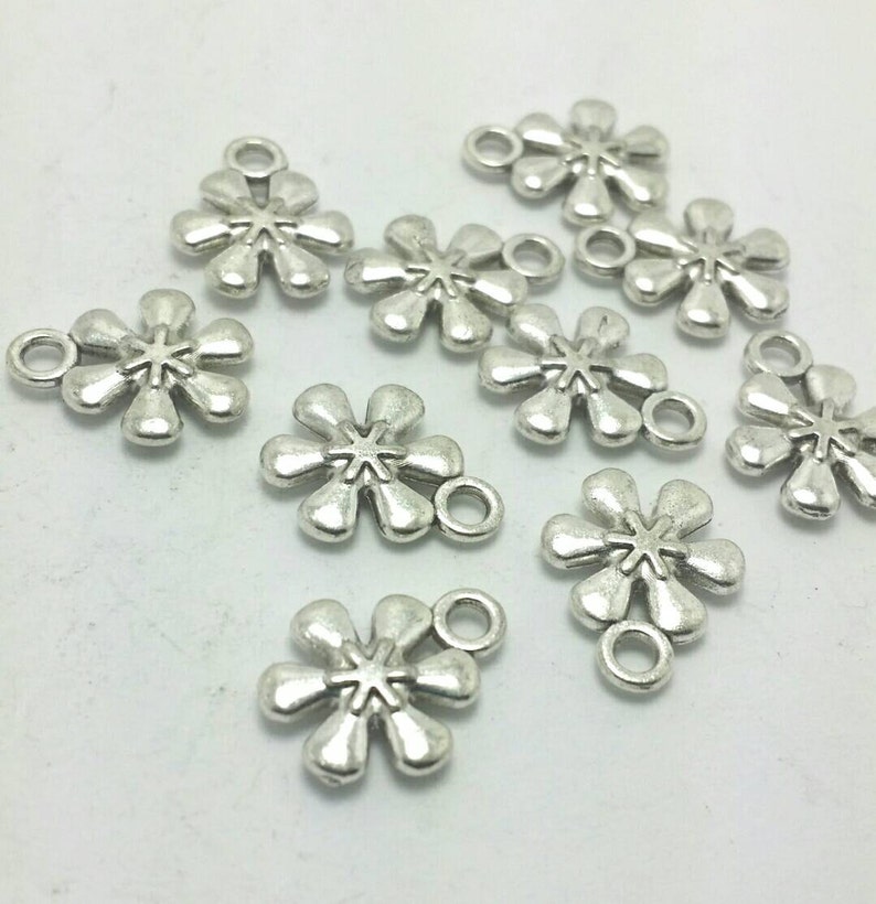 BULK 50 Flower Charms Silver Flower Charms Bulk Charms Etsy.de