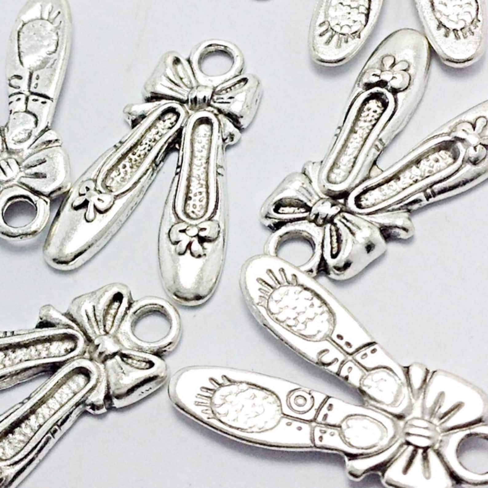 10 ballet shoes charms, dancer charms, ballerina charms, shoe charms (1-1124)