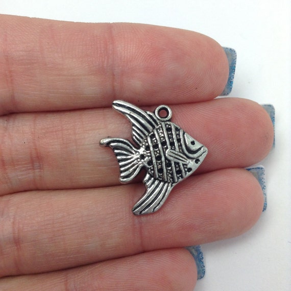 6 Shell charms antique silver tone FF162