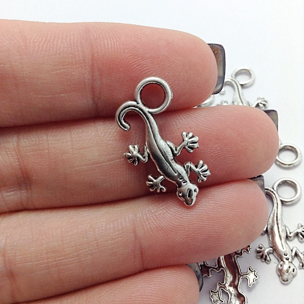 10 Gecko Charms Silver Tone Lizard Animal (1-1179)