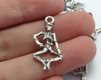 8 Skeleton Charms Antique Silver Tone Halloween Bone (1-1151)