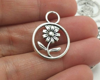 Round LARGE Antiqued Silver Tone Medallion Jewelry Finding W8 Flower Pendant Floral Necklace Pendant Charm
