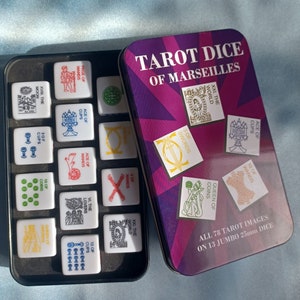 Conjunto de presente de dados de tarô de Marselha