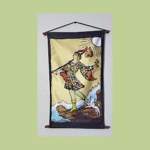Pano decorativo para pendurar na parede com cartas de tarô do tolo