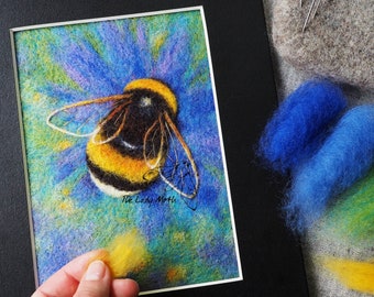 Bumblebee wool painting - VIDEO TUTORIAL by The Lady Moth - bee needle felting - picture felting