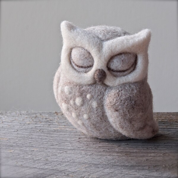 needle felted OWL SCULPTURE - sleeping owl - beige brown owl - horned owl - fibre art - needle felted bird - UK