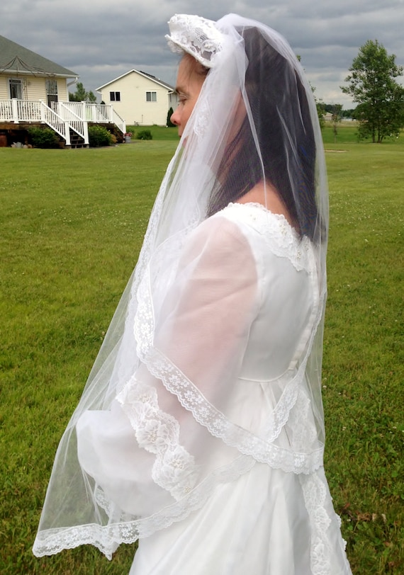 1950's White Tulle & Lace Wedding Veil with Faux P