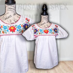 Vintage 1970&#39;s Mexican Floral Embroidered Peasant Blouse, Small