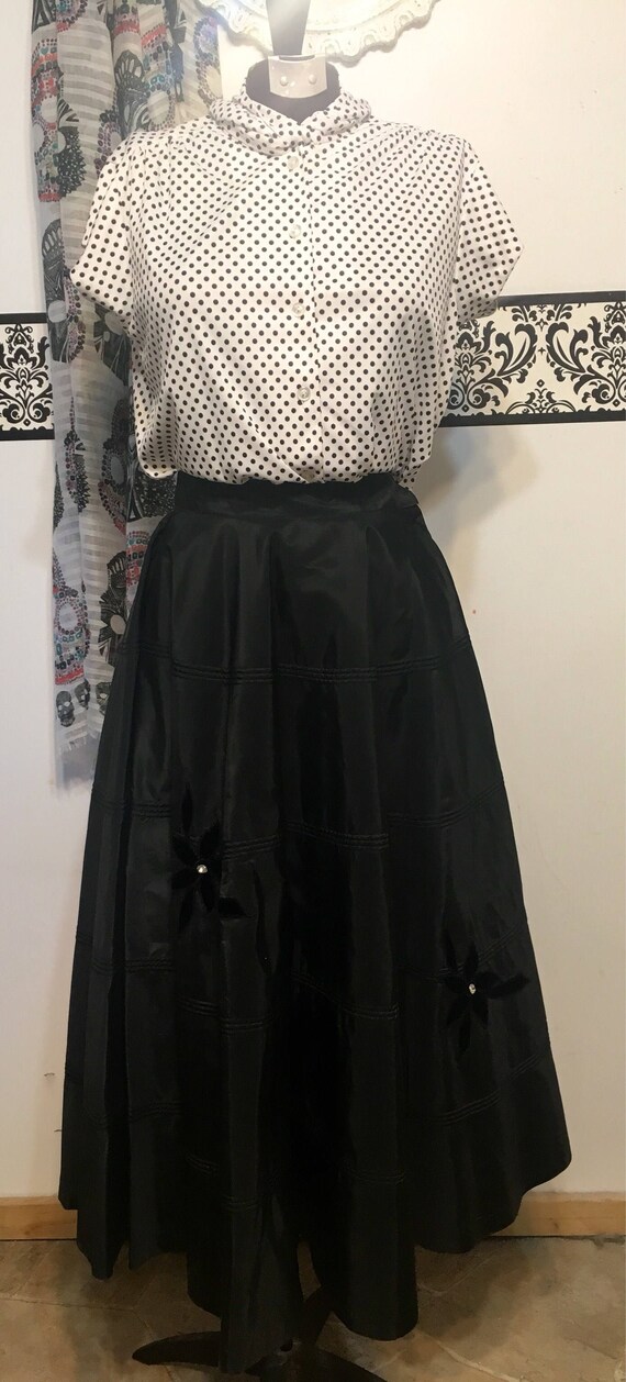 1950's Black Taffeta and Velvet Swing Skirt, Size… - image 6