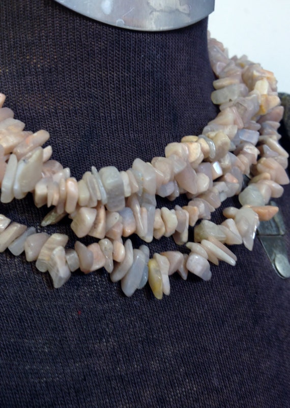 1960'a Rose Pink Chipped Agate Stone Strand Neckl… - image 2