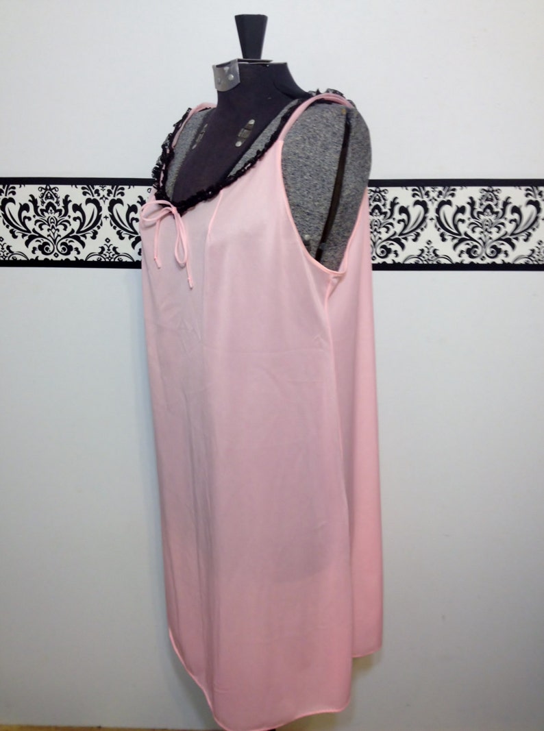 Mad Men Nightgown Vintage Pink Negligee Pin Up Lingerie 1960/'s Tangerine Pink with Black Lace Baby Doll Nightie Large XL
