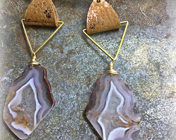 Little touch of metallic leather with large agate slabs in bronze with a contemporary twist, very classy design by Weathered Soul jewelry