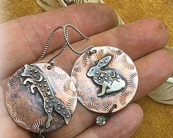 Pendientes de zorro y conejo hechos a pedido en cobre oxidado por Weathered Soul Jewelry, amante de la vida silvestre... ¡Cuidado conejito, colgante de diamantes de imitación!