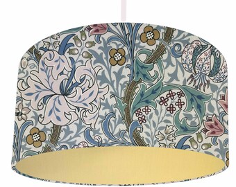 Pantalla de lámpara William Morris Golden Lily Lilac Haze, decoración floral para el hogar, decoración llamativa para la sala de estar, pantalla de terciopelo, forro metálico.