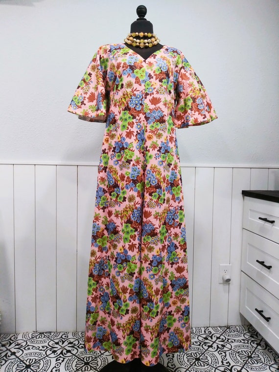1960's Pink Floral Maxi Dress with Bell Sleeves - image 7