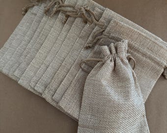 Gladde jute zakjes met trekkoord - naturel, 4 x 6" bedankzakjes (12 stuks)