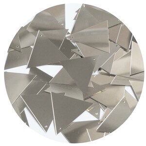 Paljetttriangel 30 mm silvermetalliska Couture-pajetter. Tillverkad i USA.