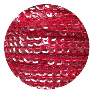Paljettkant Rubinröd Transparent Klar Genomskinlig - 8 mm Kupa Fasettsydda paljetter per meter. 4,5 meter. Tillverkad i USA
