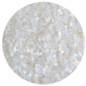 3mm Pailletten flach rund Crystal White Semi Frost Rainbow. Hergestellt in USA