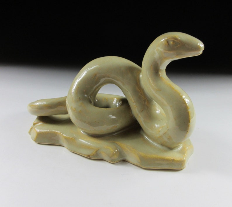 Oshio Shozan III Akahada-ware Year of the Snake Okimono Koedo