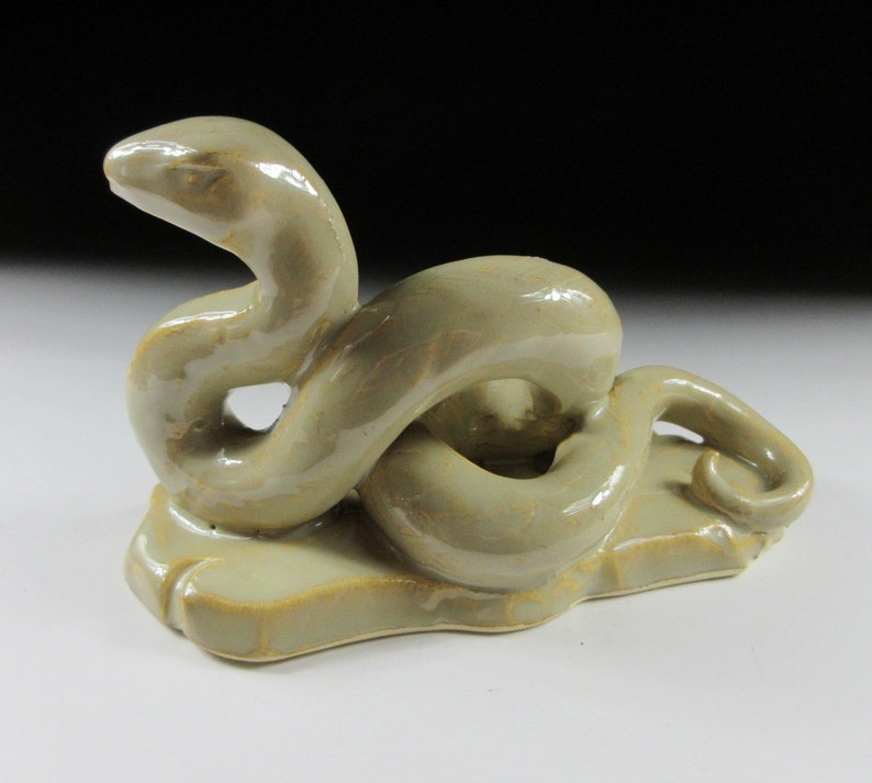 Oshio Shozan III Akahada-ware Year of the Snake Okimono Koedo