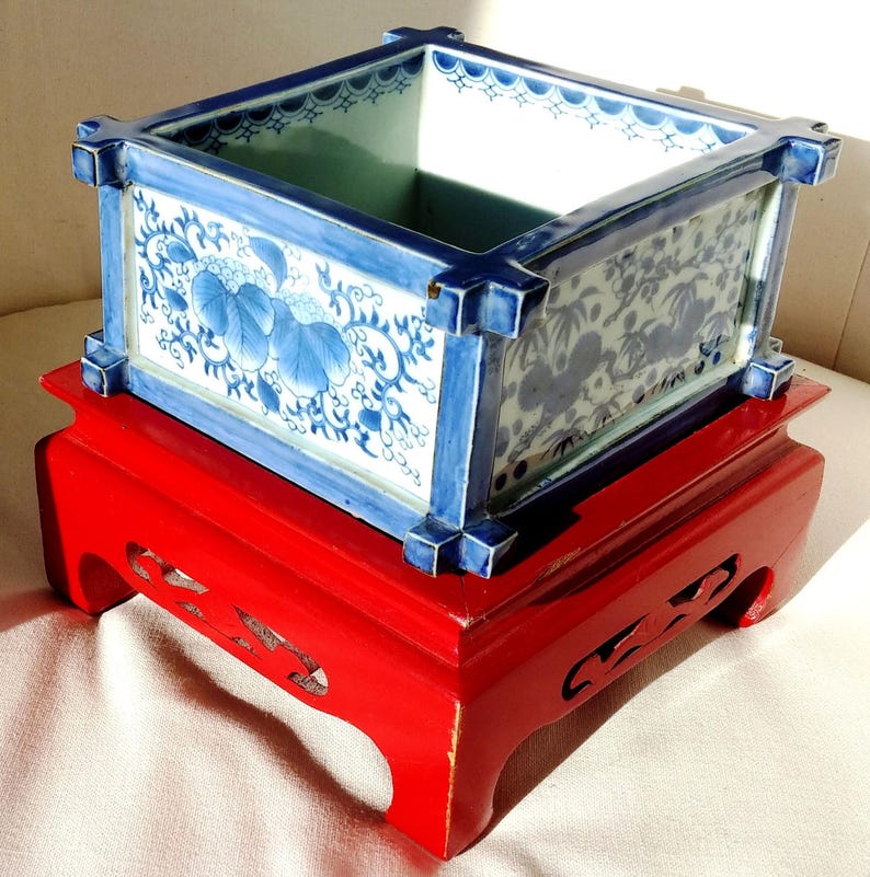 Oriental vase with blue and white square porcelain clay turtle design