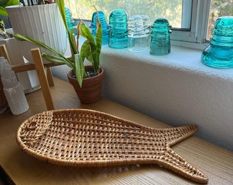 Handwoven Rattan Fish Tray – Vintage Wall or Table Decor