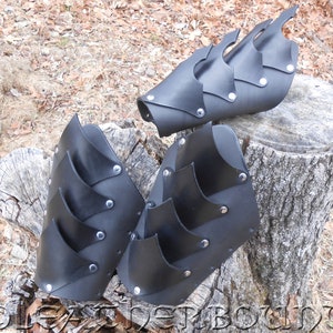 Leather Bracers with 4 Dragon Scales in three styles to choose from.