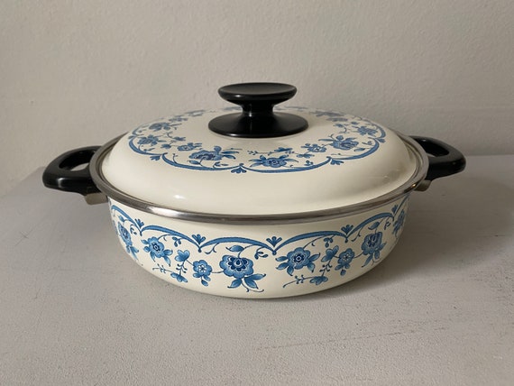 Vintage Blue and White Floral Enamel Cookware Pot With Lid 