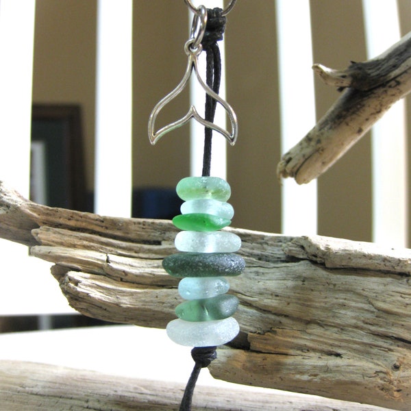 seaglass keychain \ Canada tiny seaglass keychain & whale tail \ New Brunswick Sea Glass Keychain or zipper pulls