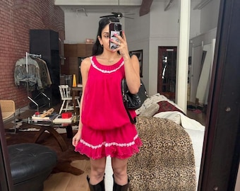 Robe nuisette en maille vintage ~ Robe en dentelle fuchsia ~ Inspirée de Sabrina Carpenter