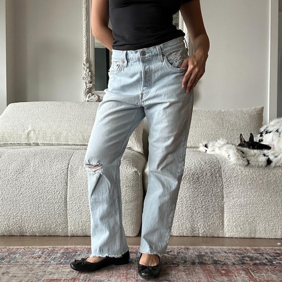 Levis 501 Jeans Light Wash Denim Mid Rise Straight Leg