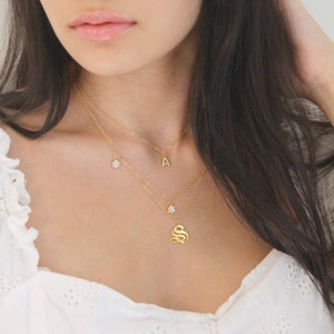 Collar con inicial personalizado, collar con una sola letra, collar personalizado chapado en oro de 14 k, collar con talla personalizada, regalo básico para mujer