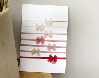 Winzige Neugeborenenbögen Baby Mädchen Fotografie Requisiten Stirnband, Baby Bögen, Rote Bogen Stirnband Neugeborene Raffhalter, Haarbögen für Mädchen Einfache Bogen Stirnband