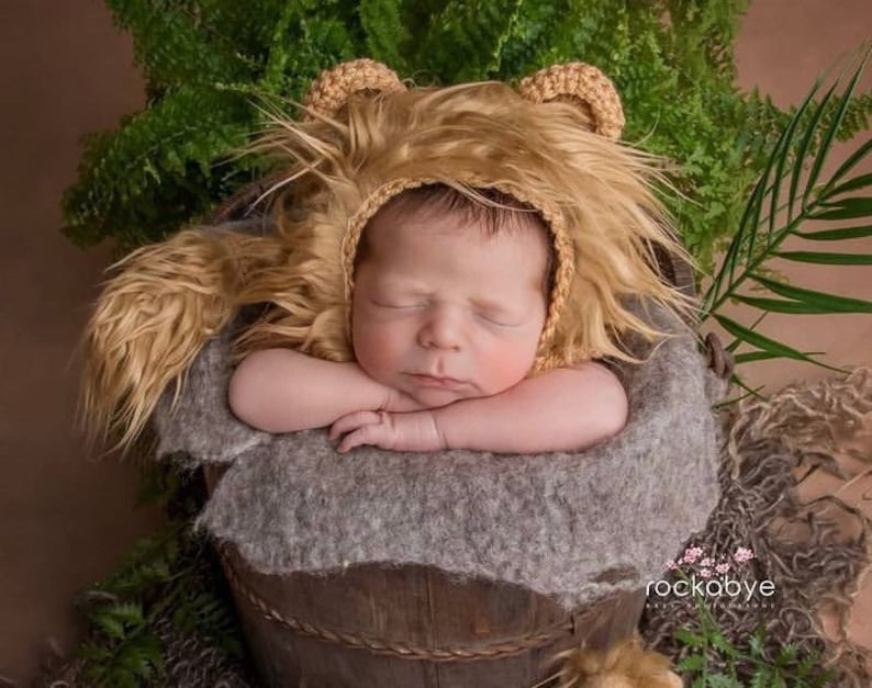 UK Seller, Newborn lion hat / Newborn Hat / Newborn lion set / Photography Prop / Baby crochet props / Baby props Lion / Furry Lion bonnet image 1
