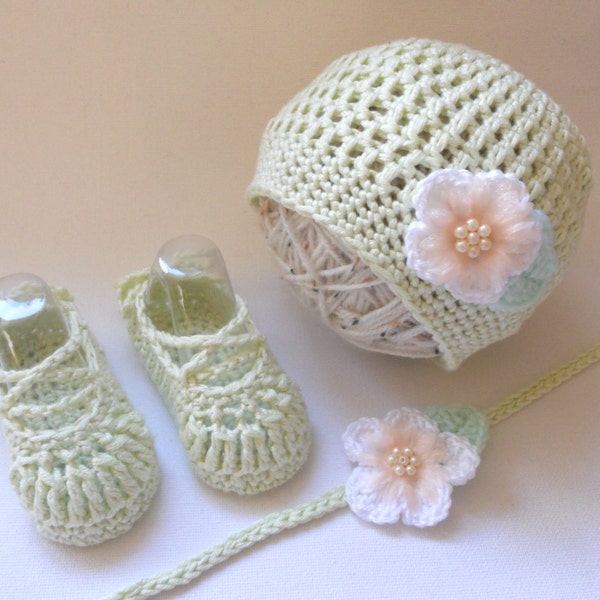 Crochet baby Girl beanie Shoes and headband set Newborn Green Set of 3 Baby girl outfit Soft silk bamboo set Uk seller