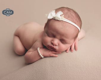 Ivory Baby Bow Headband, Skinny Stretchy Baby Headband, Toddler headbands, Newborn Photography Prop, Newborn Tieback, Newborn Crown,Hair Bow