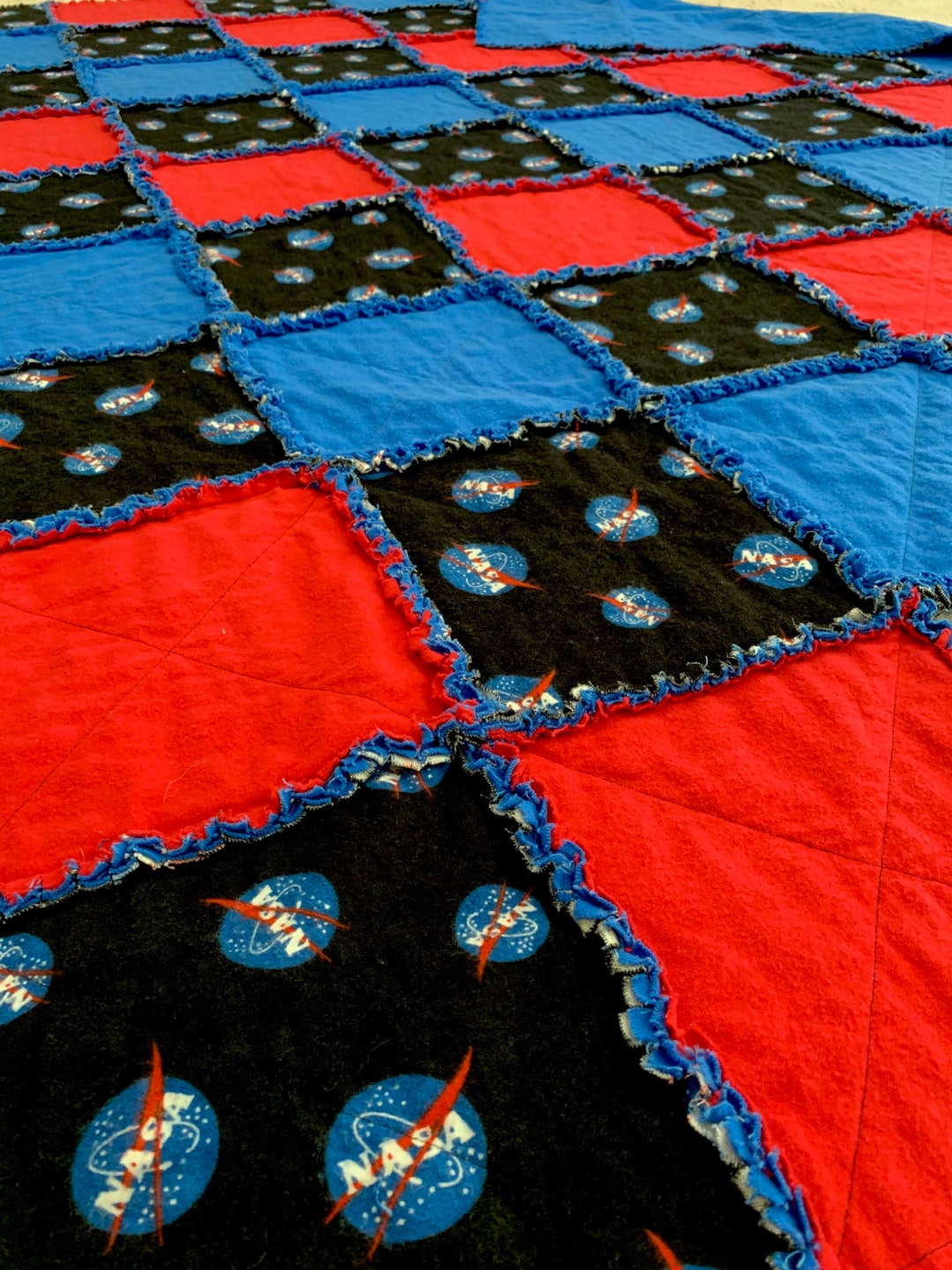 FREE SHIPPING Extra Large Throw Size NASA Square Rag Quilt in Red/black