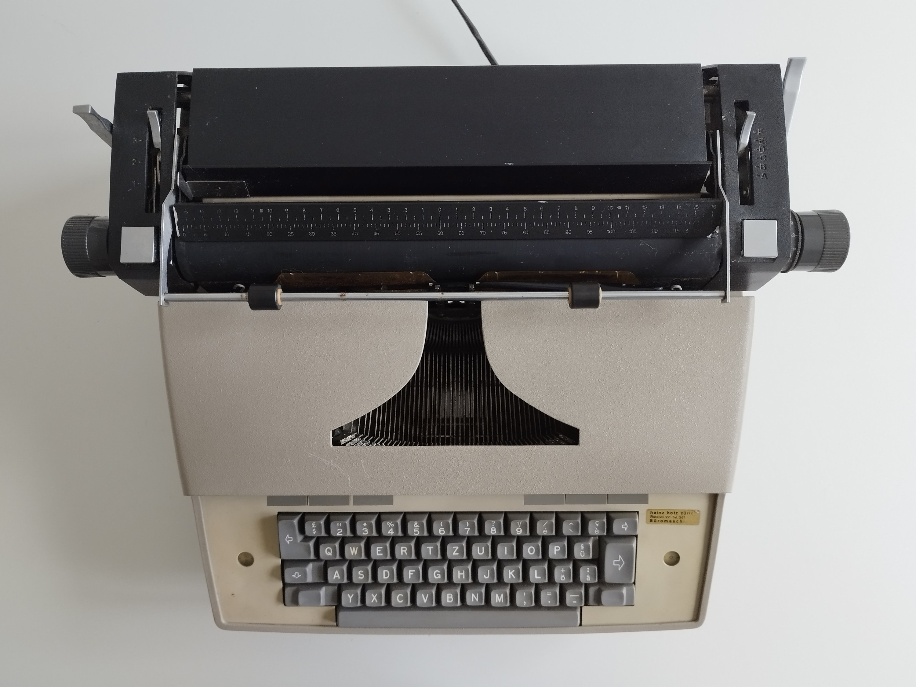 IBM Model D Vintage Electric Typewriter in Original Grey