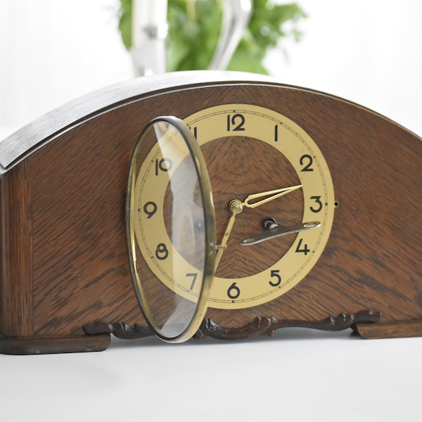 Art Deco Pendulum Chiming Mantel Clock W278 Germany (c. 1930s)