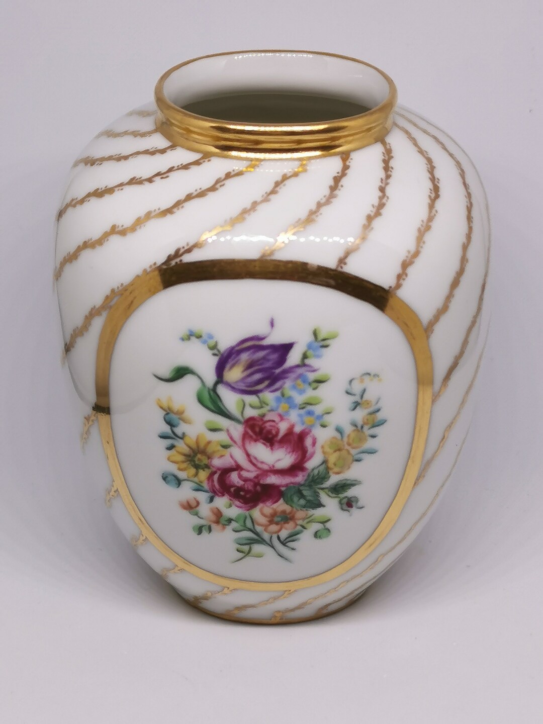 Royal Porzellan Bavaria Kpm Germany Handarbeit Vase Weiß Royal Porzellan Bavaria KPM Handmade Handarbelt Porcelain Vase Germany