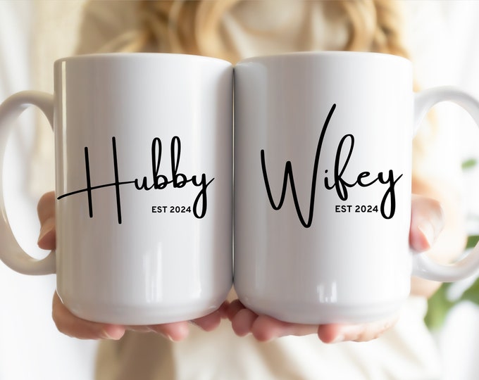 Gepersonaliseerde Hubby Wifey koffiekopjes | Aangepaste huwelijkscadeau | Leuk cadeau voor koppels | Bruidsdouchecadeau | Jubileumcadeau | De heer mevrouw mokken