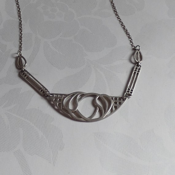 Sterling Silver Macintosh Style Pendant Necklace