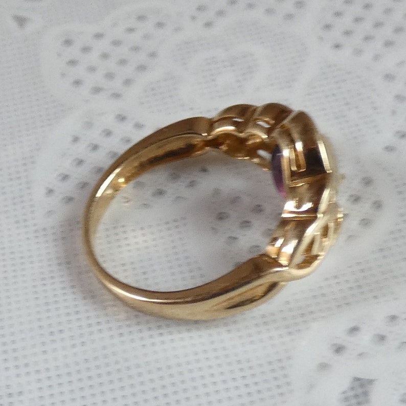 9ct Yellow Gold Spinning Amethyst Signet Ring