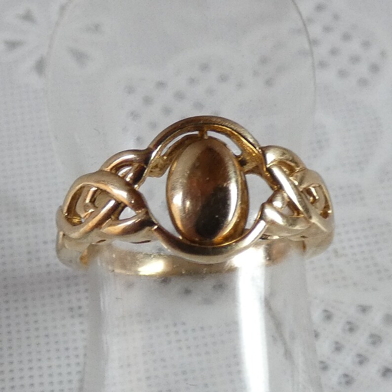 9ct Yellow Gold Spinning Amethyst Signet Ring