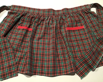 Patrick/'s Day Apron Has Two Shamrock Pockets and Green Sheer Fabric with Tiny White Dots SALE--Darling Vintage St